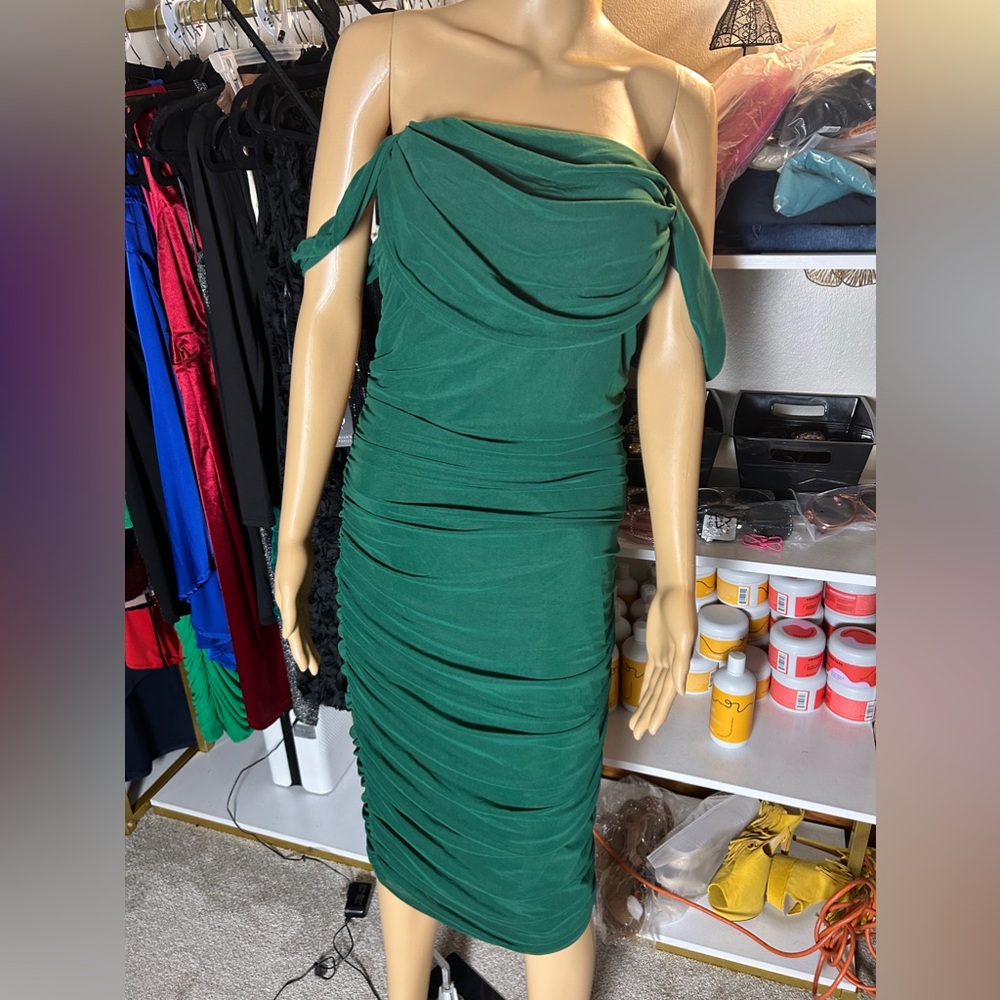 Green bodycon dress